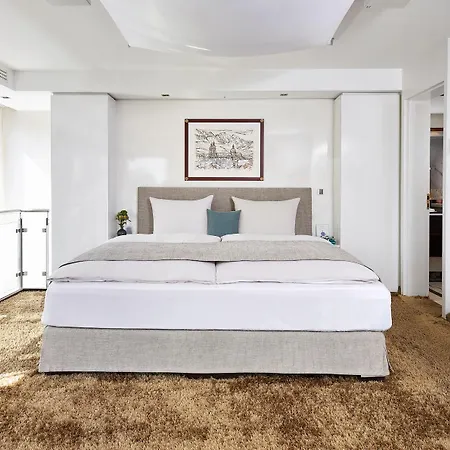Hotel Living Prinzessin Elisabeth Munich