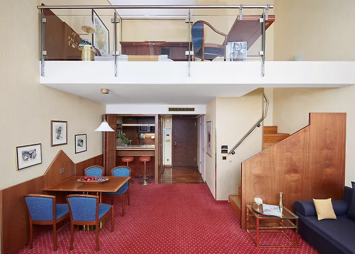 Living Prinzessin Elisabeth Monaco di Baviera